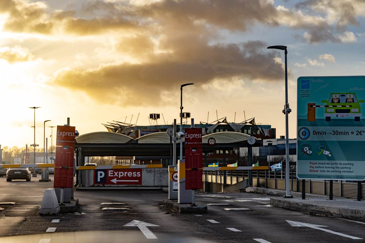Parkeren Brussels South Charleroi Airport 5dingendiejemoetweten.nl